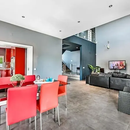 فيلة Sao Rafael Sleeps 8 Pool Air Con Wifi